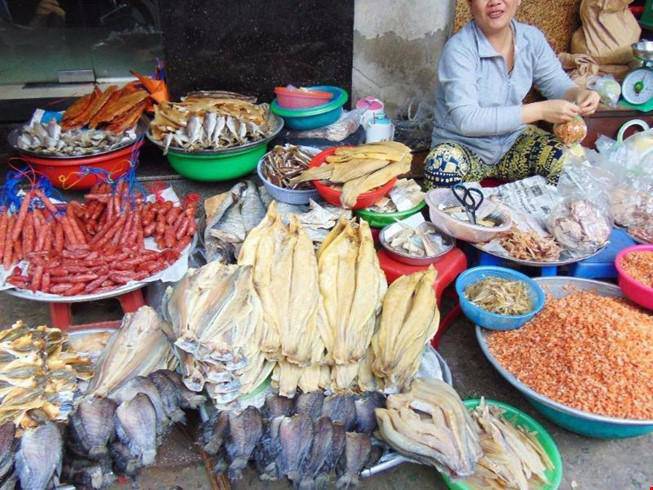 Cá khô nhiều người thích cũng không dám ăn, chuyên gia giải thích vì sao ruồi cũng không đậu