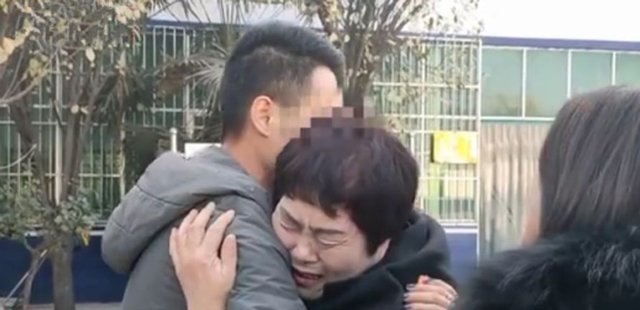 Lạc bố mẹ từ năm 3 tuổi, 30 năm sau người đàn ông nhận được bất ngờ lớn nhất đời - 2