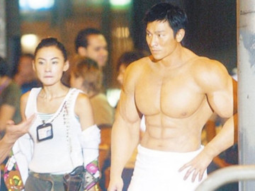 Ngôi sao 24/7: Thực hư chuyện Lưu Đức Hoa thừa nhận là bố con trai út của Trương Bá Chi