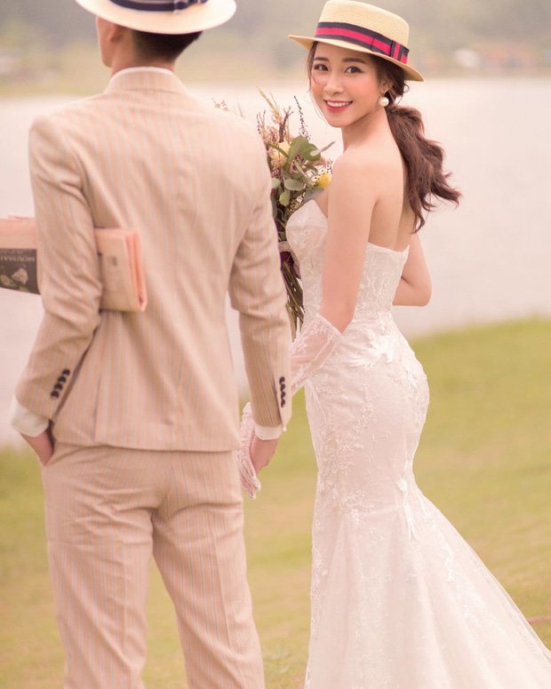 Đám cưới cầu thủ Phan Văn Đức: Vợ hot girl chẳng có gì ngoài vàng đeo khắp người - 6