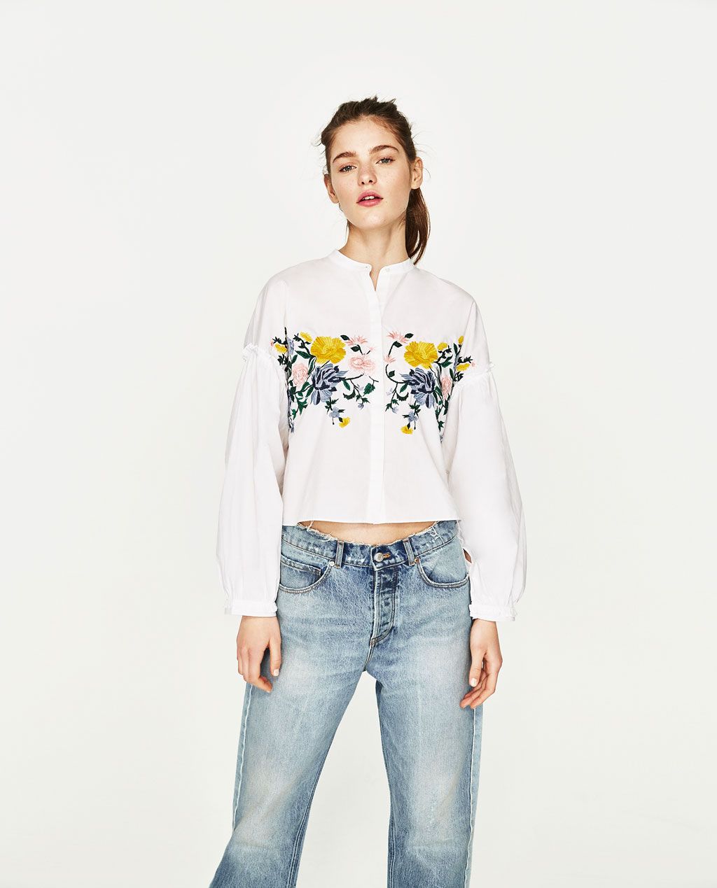 Với chiếc áo sơ mi giá rẻ, Ngô Thanh Vân có thể diện mọi phong cách trong 3 năm trời - 6