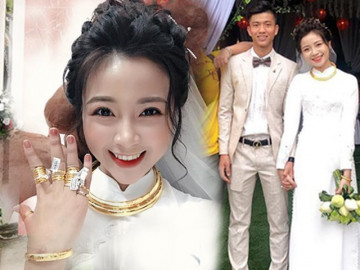 Đám cưới cầu thủ Phan Văn Đức: Vợ hot girl chẳng có gì ngoài vàng đeo khắp người