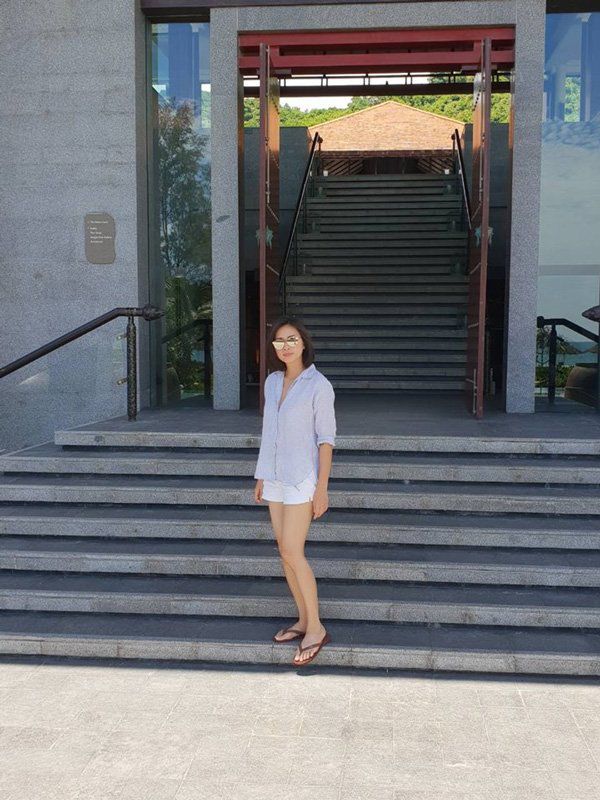 Với chiếc áo sơ mi giá rẻ, Ngô Thanh Vân có thể diện mọi phong cách trong 3 năm trời - 11