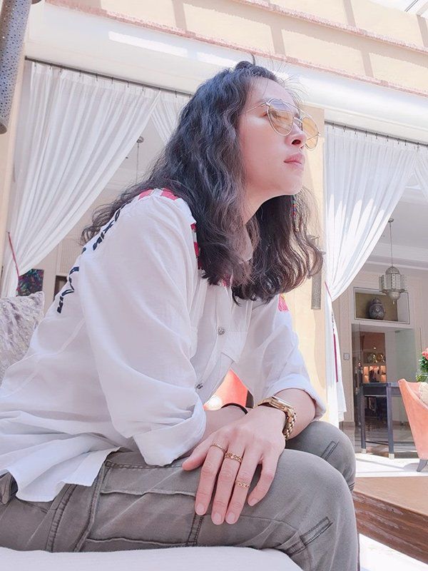 Với chiếc áo sơ mi giá rẻ, Ngô Thanh Vân có thể diện mọi phong cách trong 3 năm trời - 7