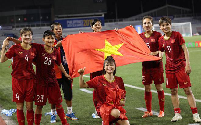 Vì sao số tiền thưởng kỷ lục 22 tỉ đồng chưa thể đến tay đội tuyển bóng đá nữ? - 2