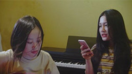 Nữ sinh xinh đẹp Hà Tĩnh khiến dân mạng lịm tim với giọng hát ngọt như mía lùi