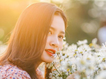 Nữ sinh xinh đẹp Hà Tĩnh khiến dân mạng "lịm tim" với giọng hát "ngọt như mía lùi"