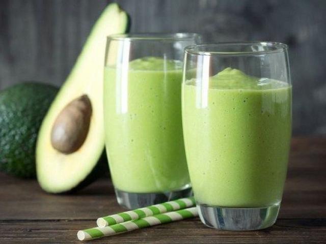 10 tác dụng của sinh tố bơ với sức khỏe và làm đẹp