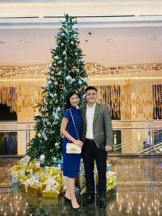 sau lan lo anh dam ngo, chong sap cuoi cong khai khoe khoanh khac tinh tu ben hh ngoc han - 1