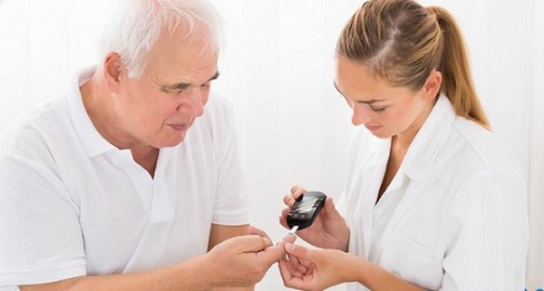 Lối sinh hoạt ảnh hưởng xấu người cao tuổi: Thói quen tập thể dục cần phải bỏ ngay - 4