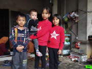 Tin tức - Mẹ uống thuốc diệt cỏ tự tử, 4 đứa trẻ bơ vơ và câu nói xót xa của bé gái