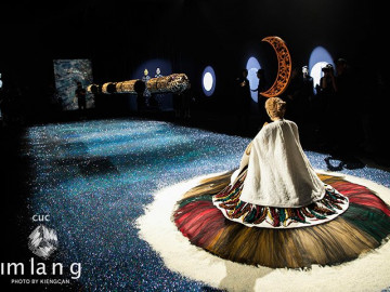 Choáng ngộp trước không gian nghệ thuật đặc sắc tại triển lãm Cục Im Lặng của NTK Nguyễn Công Trí