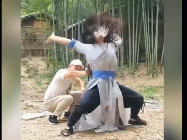 Clip Eva - Những cú lừa ngoạn mục trong phim kiếm hiệp khiến fan 'dở khóc dở cười'