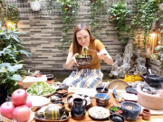 Bếp Eva - Mỹ Tâm đáng yêu hướng dẫn làm bún mắm nhưng bị nhận xét nói chuyện giống Nam Em