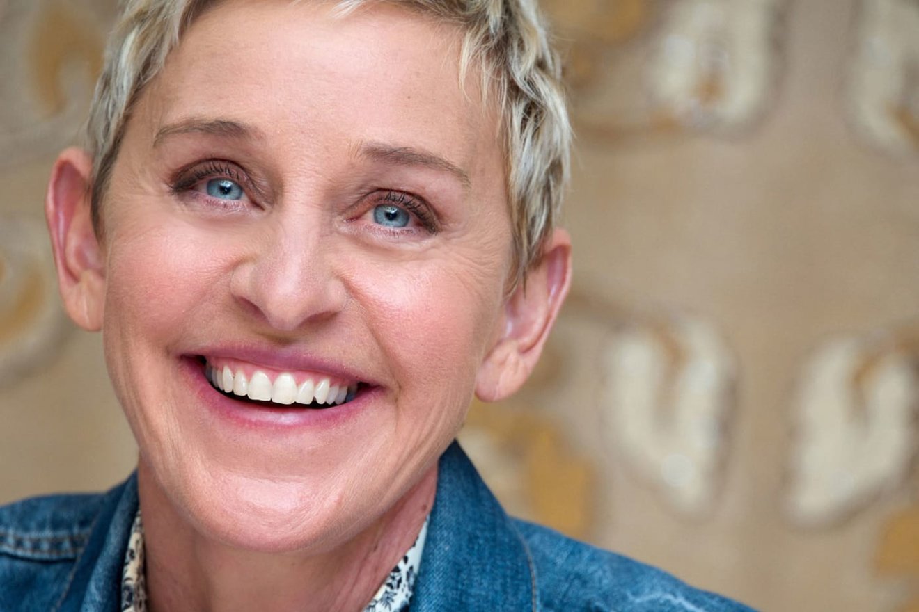 Ellen DeGeneres: Vượt qua quá khứ bị bố dượng xâm hại, trở thành MC đồng tính nổi nhất thế giới - 6