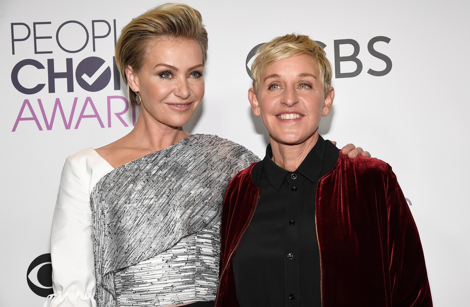 Ellen DeGeneres: Vượt qua quá khứ bị bố dượng xâm hại, trở thành MC đồng tính nổi nhất thế giới - 18