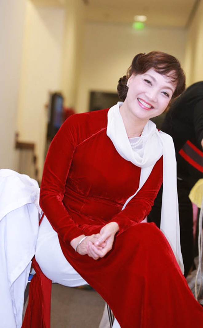 Bố ruột 84 tuổi vẫn đang có bạn gái, NSND Lê Khanh công khai cám ơn người phụ nữ ấy - 1