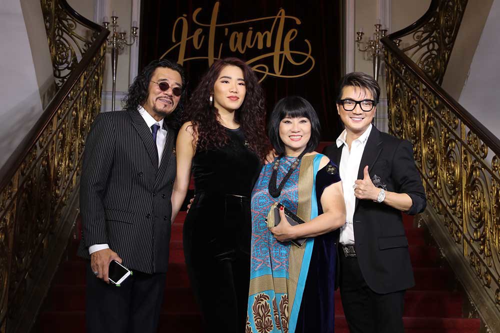 Đàm Vĩnh Hưng mời cả làng sao đến xem MV mới, thay 5 bộ đồ diễn như liveshow  - 1