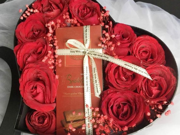 Hoa hồng đỏ - Ý nghĩa của tình yêu sâu đậm thủy chung - 12