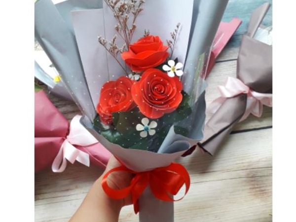 Hoa hồng tặng bạn bè là phái nữ