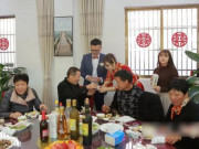 Tin tức - Đại gia sở hữu công ty nghìn tỷ nhưng lấy vợ chỉ làm 4 mâm cỗ, váy cưới 3 triệu