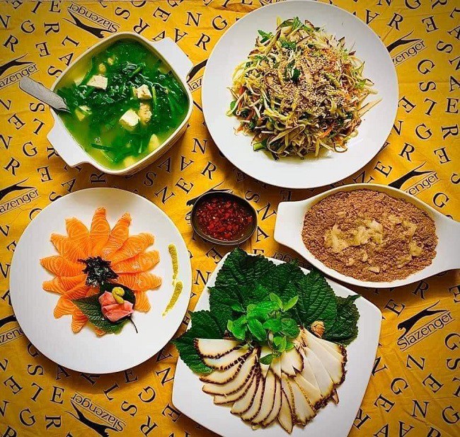 Với mỗi con ốc giác nặng khoảng 2kg có thể chế biến thành 8 món ăn khác nhau đủ cho 5-6 người ăn.