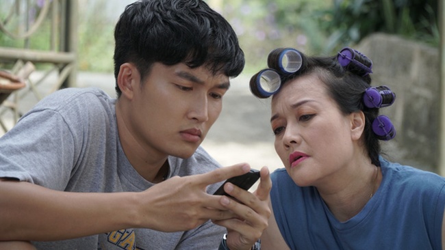 Hướng Dương Ngược Nắng: Lộ gia đình bề thế của Hồng Diễm, bất ngờ nhất là người bố đại gia - 8