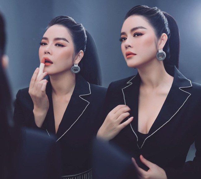 12 năm trước amp;#34;cuaamp;#34; đại gia để lên đời, Lý Nhã Kỳ và chị em cùng phim giờ ra sao? - 8