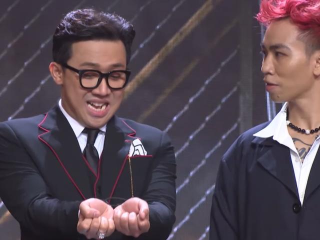 Vừa bị chê bai, Trấn Thành gây xôn xao khi bị thí sinh trói tay, cướp sóng truyền hình