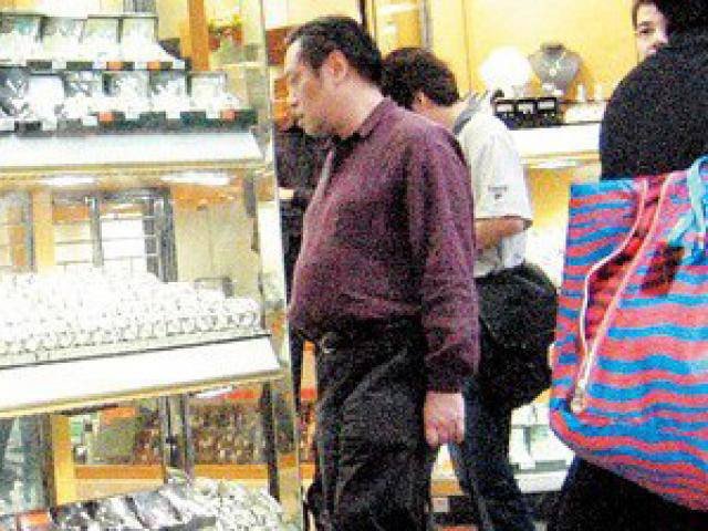 Đại gia từng khuynh đảo cả nước rồi đột ngột phá sản, cuối đời sống cảnh khó tin