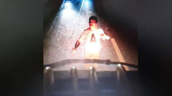 Công an Lạng Sơn truy tìm thanh niên say xỉn, cầm dao chặn xe trên QL1A - 1