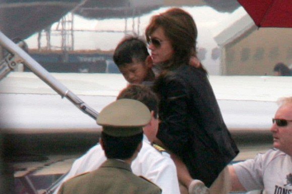 Cậu bé Việt mồ côi được Angelina Jolie nhận nuôi giờ lái xe tiền tỷ ở Mỹ sau 13 năm - 7