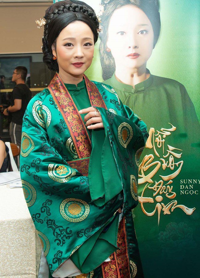 Linh Nga, Đàm Vĩnh Hưng đến mừng giọng ca trẻ ra mắt MV lấy cảm hứng từ truyện Kiều - 4