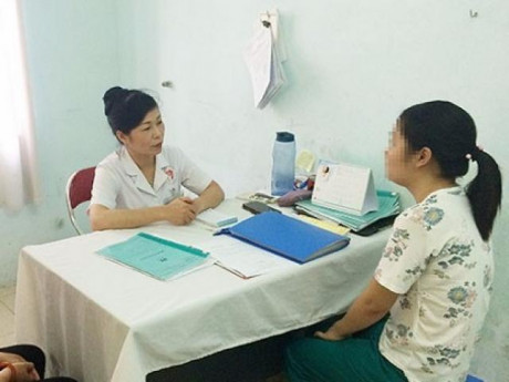Kiếm tiền tỷ mỗi tháng nhưng về nhà chán ân ái với chồng, biết lý do vợ trẻ bất ngờ