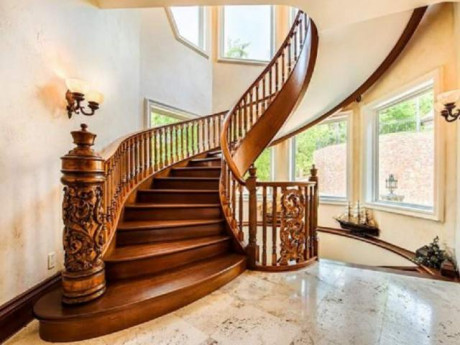 Mẫu cầu thang gỗ đẹp hiện đại, đơn giản làm nổi bật ngôi nhà