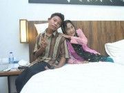 Tin tức - Chàng trai 16 tuổi dọa tự tử để cưới cụ bà 71 tuổi gây "bão" MXH giờ ra sao?