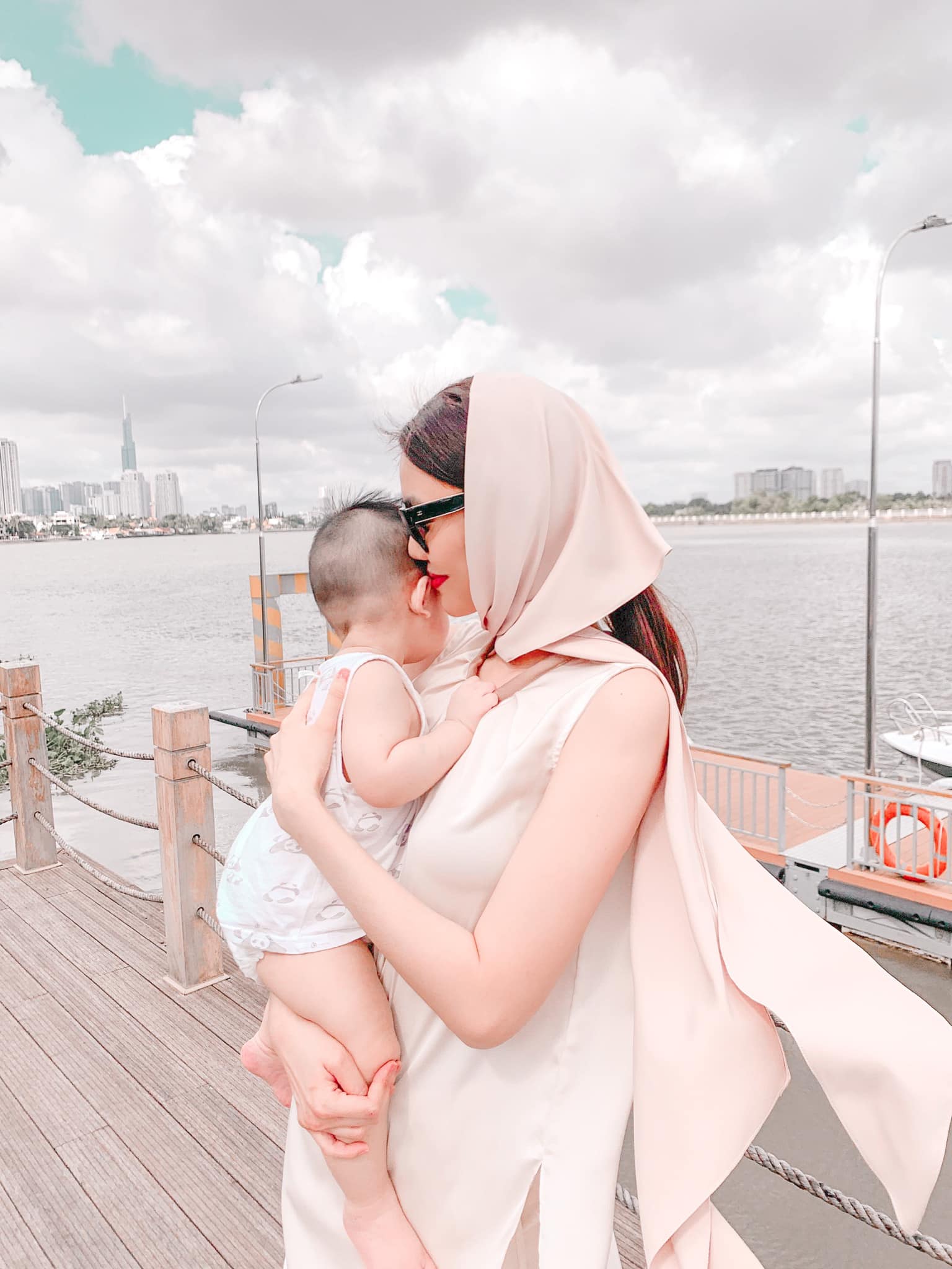 Sao Việt 24h: Nửa đêm, Hamp;#39;Hen Niê xác nhận đã chia tay bạn trai làm dân tình amp;#34;dậy sóngamp;#34; - 11