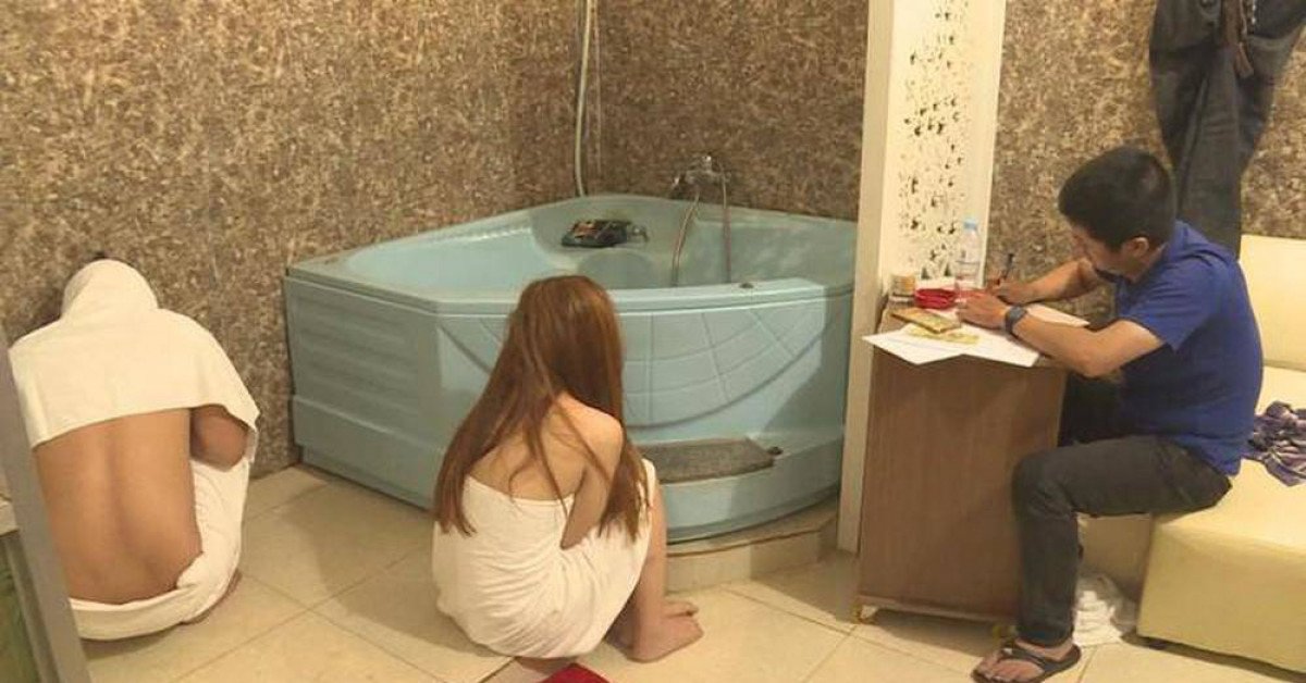 Vụ chân dài bán dâm giá 10 triệu trên du thuyền ở Hạ Long: Lộ diện chân dung tú ông