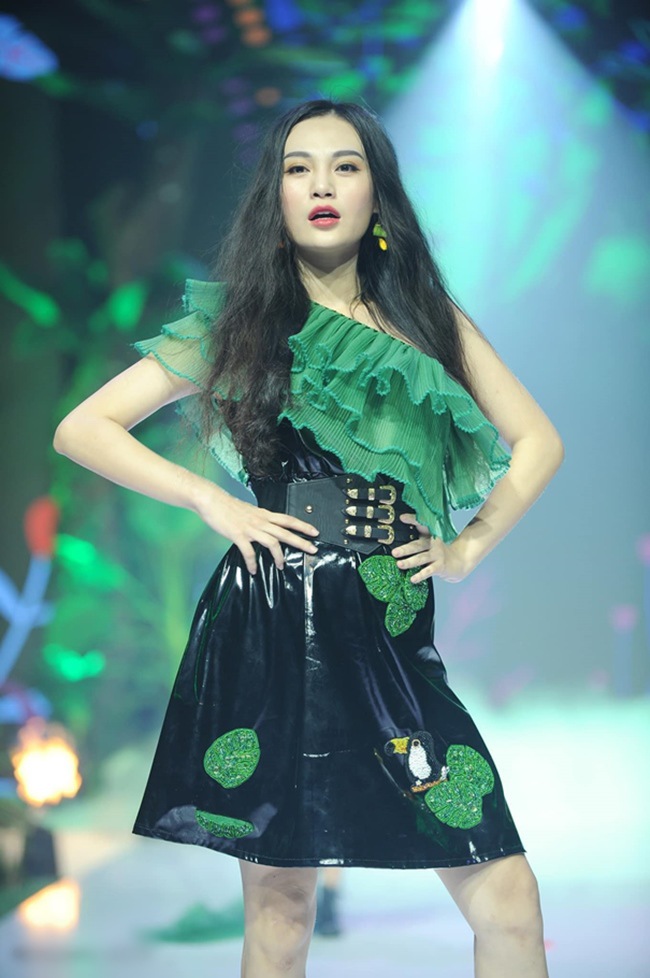 Chân dài quê Hưng Yên đóng cảnh nóng amp;#34;bạo liệtamp;#34;, từng bị cẩu xe về quận giờ ra sao? - 14