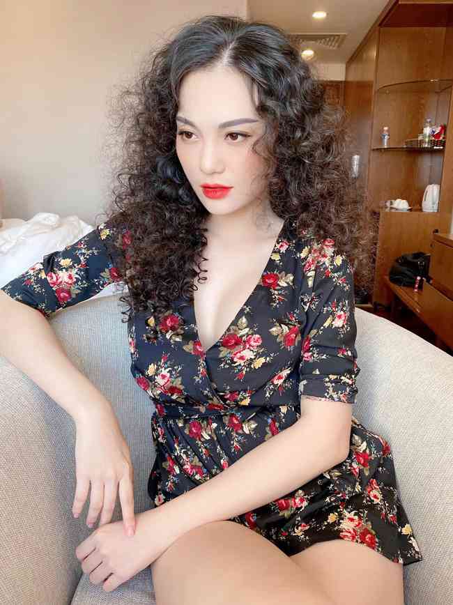 Chân dài quê Hưng Yên đóng cảnh nóng amp;#34;bạo liệtamp;#34;, từng bị cẩu xe về quận giờ ra sao? - 16