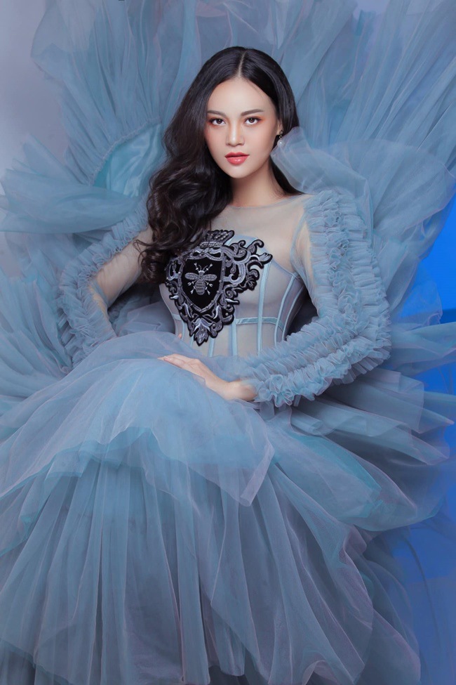 Chân dài quê Hưng Yên đóng cảnh nóng amp;#34;bạo liệtamp;#34;, từng bị cẩu xe về quận giờ ra sao? - 19