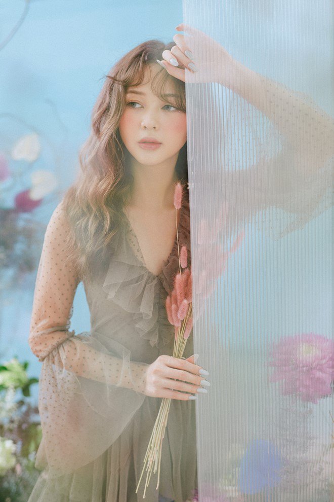 Liz Kim Cương ra 3 ca khúc trong 2 tháng với sự giúp đỡ của amp;#34;tình cũamp;#34; Trịnh Thăng Bình - 2