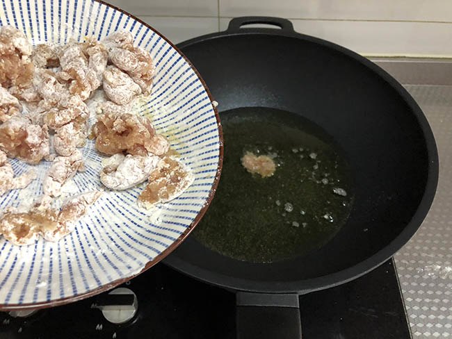 Vẫn là thịt thăn dai khô, nhưng đem xào thế này cơm nấu nhiều thế nào cũng chẳng đủ - 4