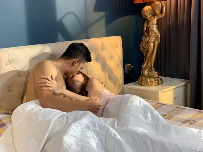 Những cảnh nóng táo bạo của vợ cũ cầu thủ Phan Thanh Bình - 7