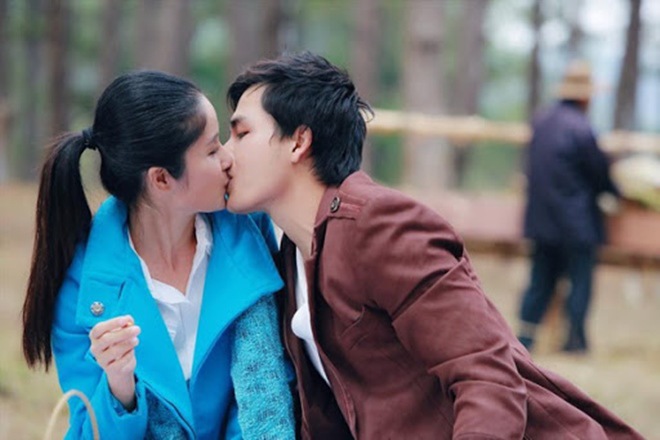 Những cảnh nóng táo bạo của vợ cũ cầu thủ Phan Thanh Bình - 12