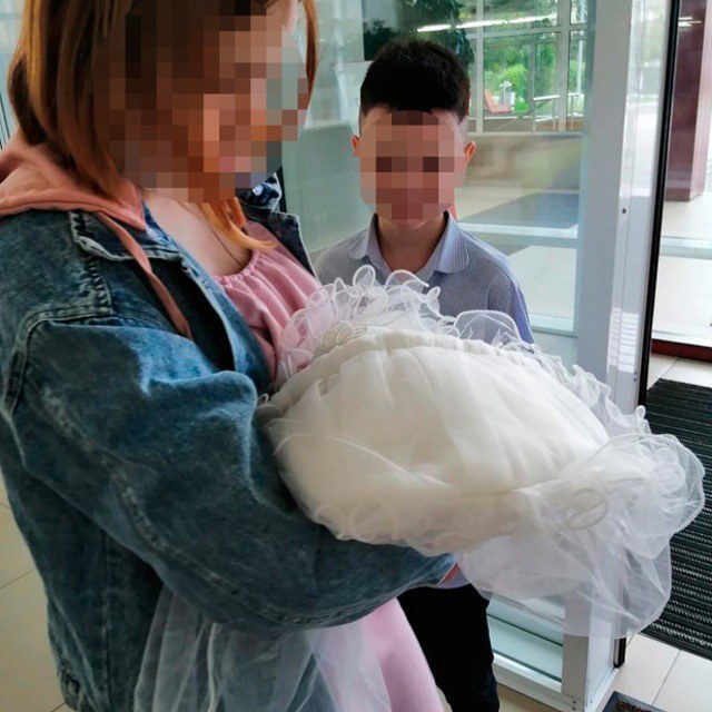 Nữ sinh 13 dính lùm xùm mang thai với bạn học 10 tuổi vừa công khai mặt con gái - 2