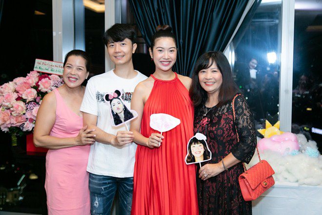 Sao Việt 24h: amp;#34;Lồi lõmamp;#34; với vợ, chồng nữ MC VTV bị cảnh báo, bêu rếu trên mạng - 9