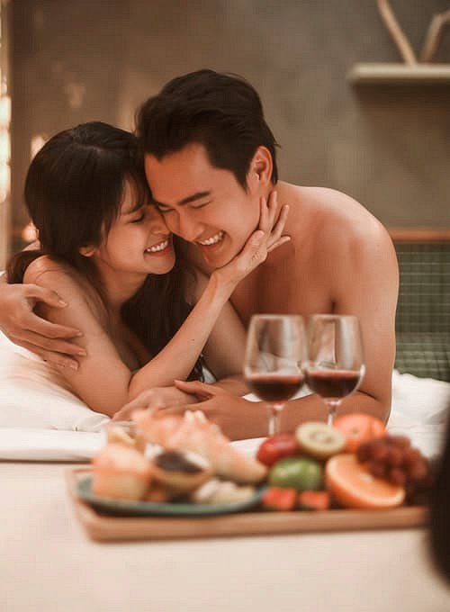 Ngày cưới bị chê amp;#34;xấu quáamp;#34;, vợ cũ Phan Thanh Bình tung ngay bộ ảnh cực nóng với trai trẻ - 9