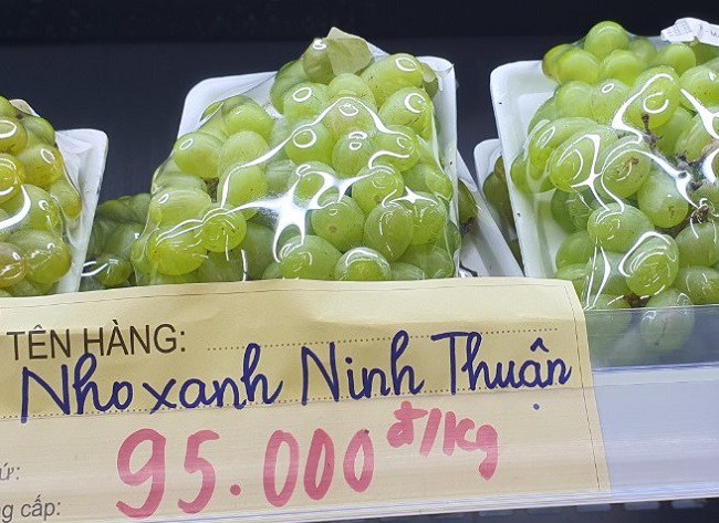 Nho xanh Ninh Thuận tại siêu thị hiện có giá 95.000 đồng/kg.