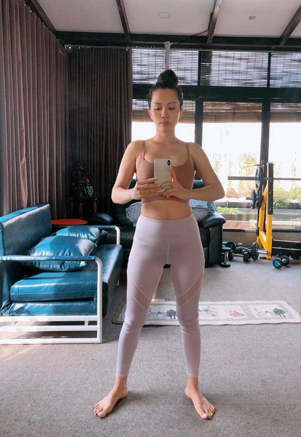 Dáng ngày một quyến rũ sau 3 lần sinh con, phụ nữ nào cũng mong được như vợ Hoàng Bách - 1